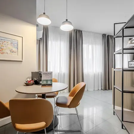 Hotel Hotiday Collection -